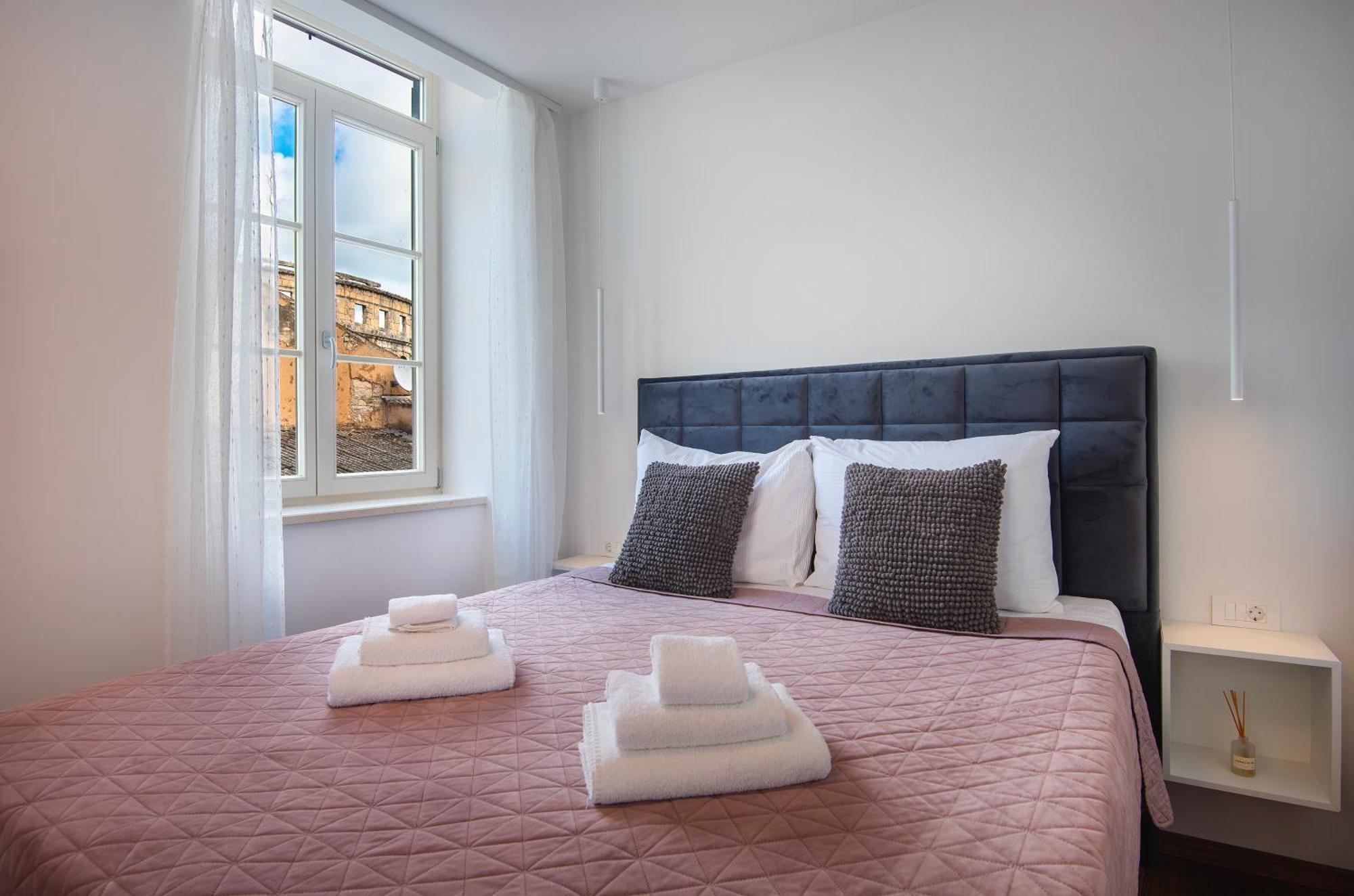 D&A Amphitheatre Premium Apartments With Free Parking Пула Екстериор снимка