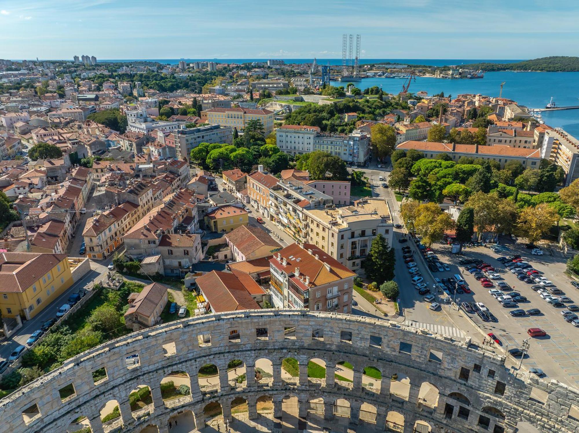 D&A Amphitheatre Premium Apartments With Free Parking Пула Екстериор снимка